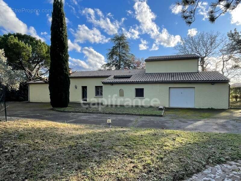 Maison à SAINT-SATURNIN-LES-APT