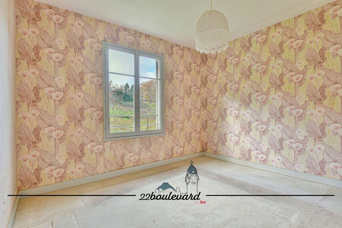 Maison à SAINT-JUNIEN-LES-COMBES