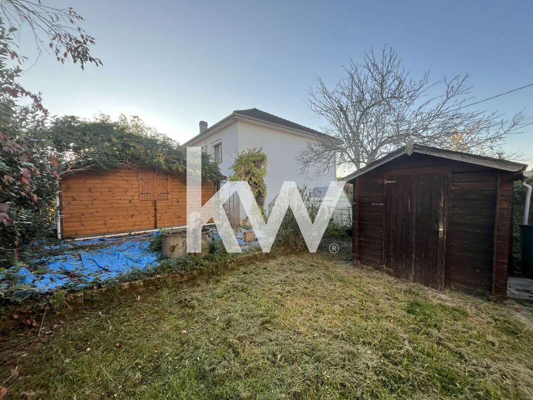 Maison à SAINT-PANTALEON-DE-LARCHE