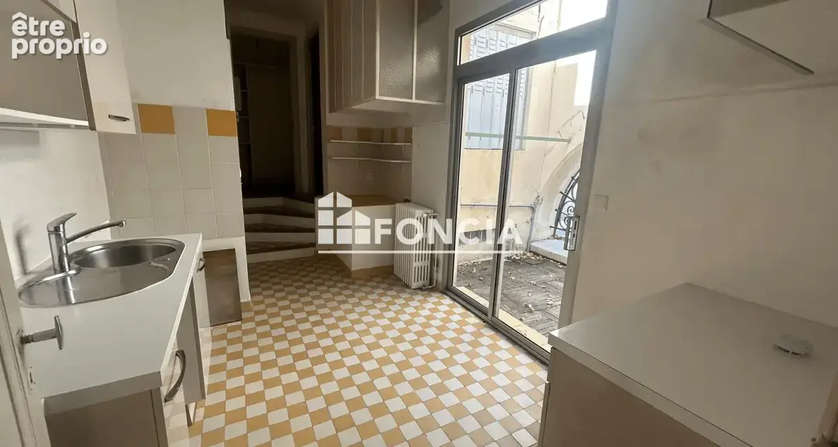 Avignon – cœur de ville – appartement  de caractère – 4 chambres – grande terrasse - photo 12