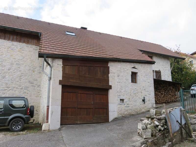 Maison en pierres à vendre 7 pièces de 168 m² à MARIGNIEU (01) plus sous-sol - photo 9