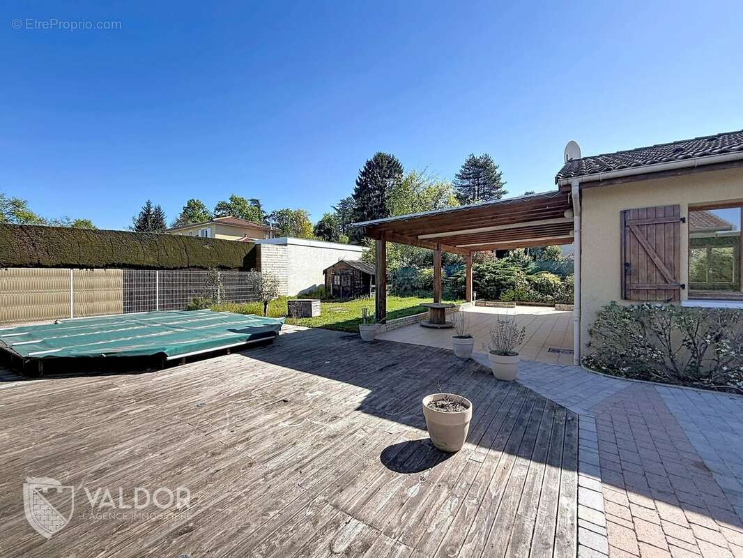 Maison à MONTMERLE-SUR-SAONE