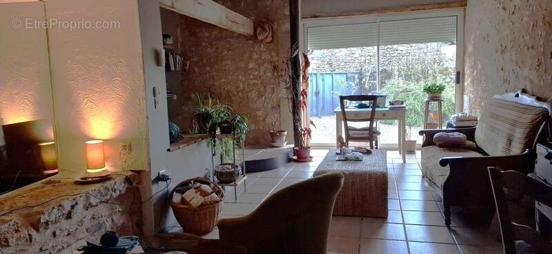 A vendre LIMEYRAT (24), maison de 172 m2 sur un terrain de 2300 m2 - photo 9