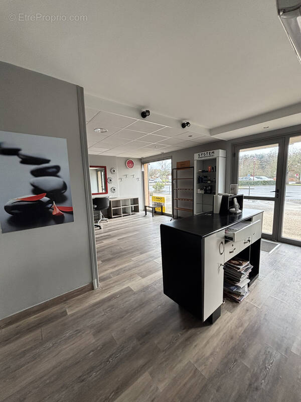 Commerce à SANSAC-DE-MARMIESSE