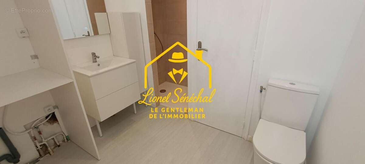 Appartement  lumineux et rénové de 3 pièces de 50 m2 à Savigné l' Evêque - photo 8