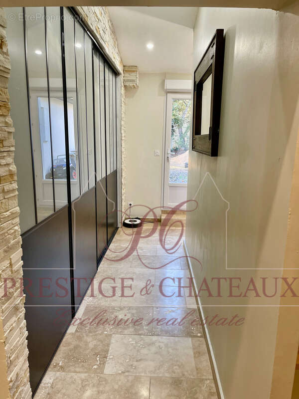 Maison à SUZE-LA-ROUSSE