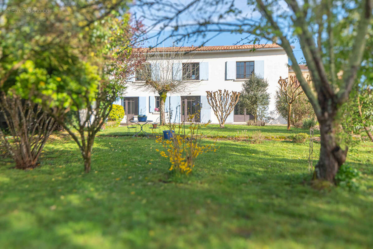 Maison à CAMBLANES-ET-MEYNAC