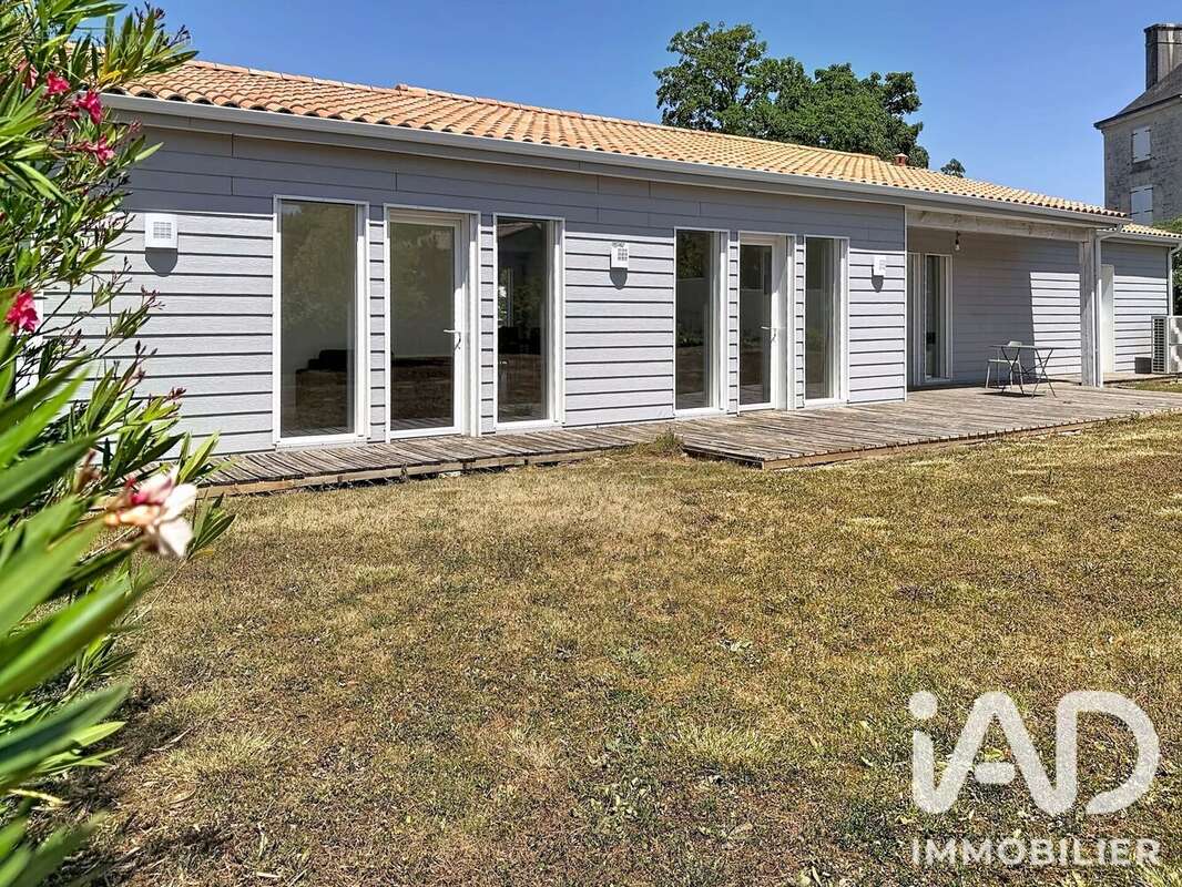 Maison 128 m² à Chauray  - photo 3