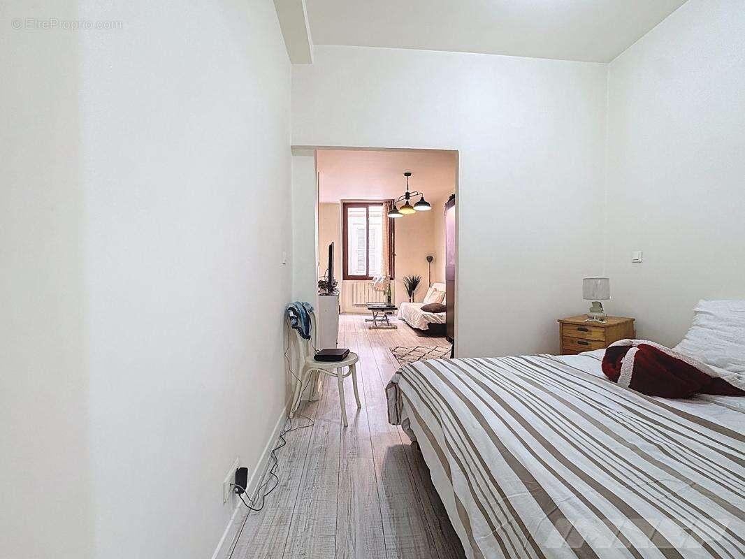 Appartement à MARSEILLE-2E