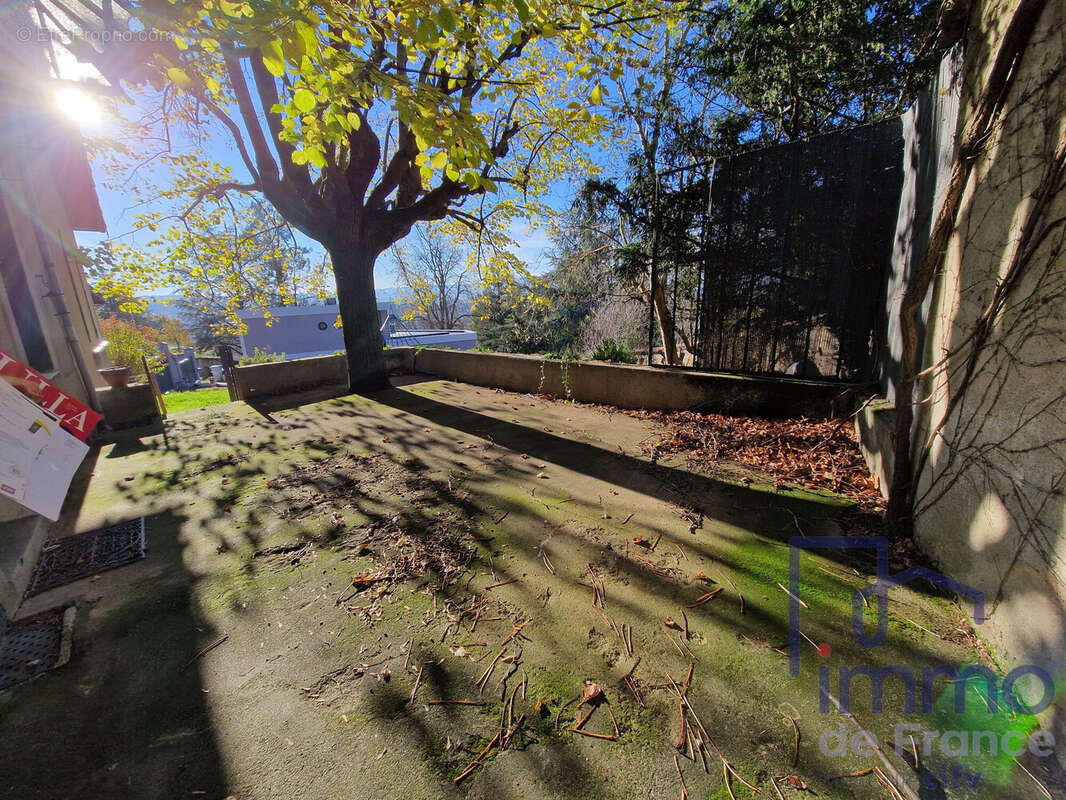 Maison à SAINT-JUST-SAINT-RAMBERT