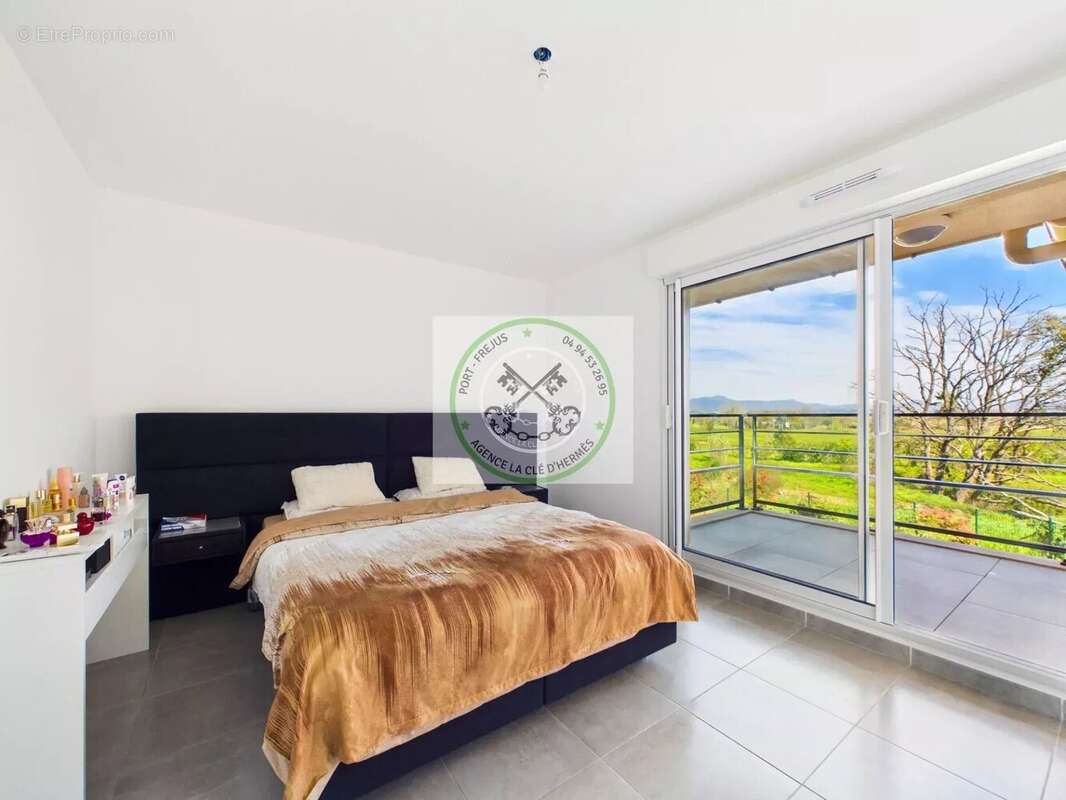 Maison à ROQUEBRUNE-SUR-ARGENS