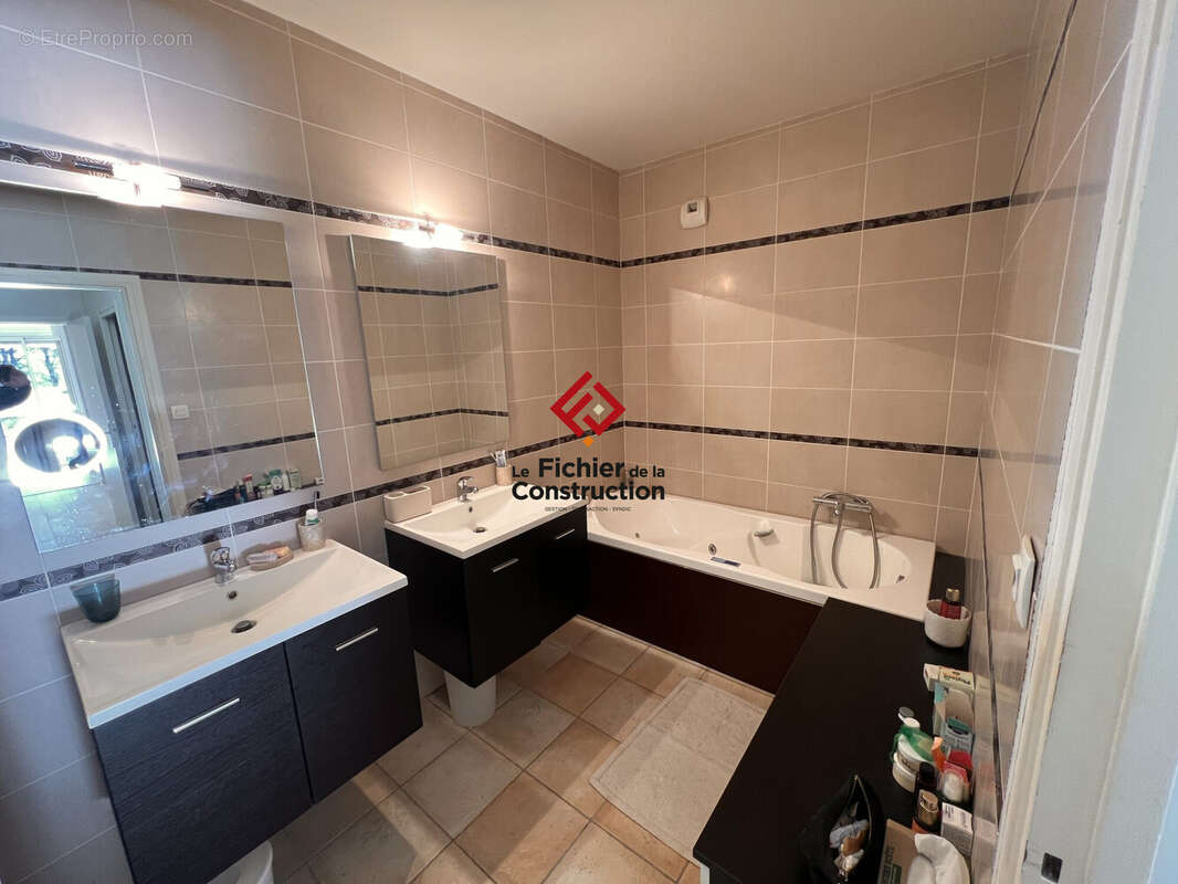 Appartement à MEYLAN