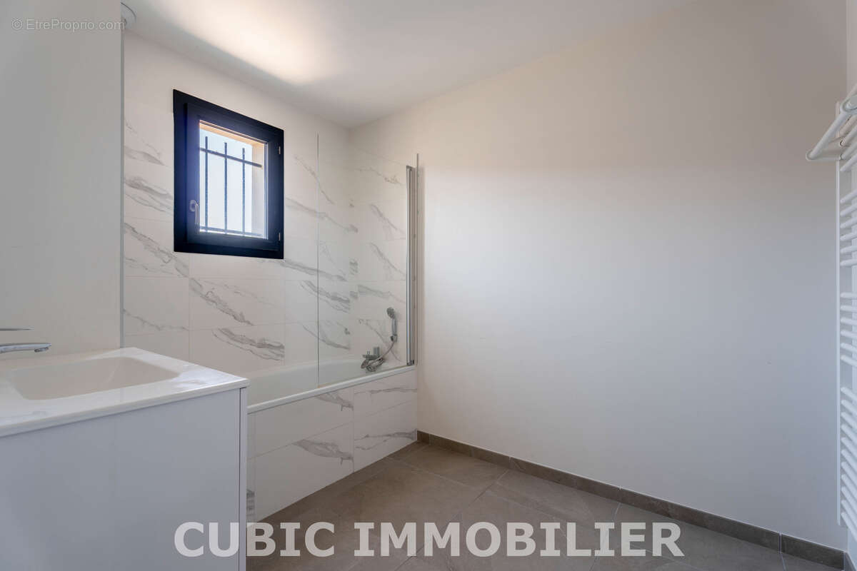 Maison à AMBERIEUX
