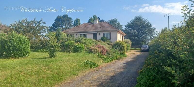 Maison à SAINT-BONNET-DE-JOUX