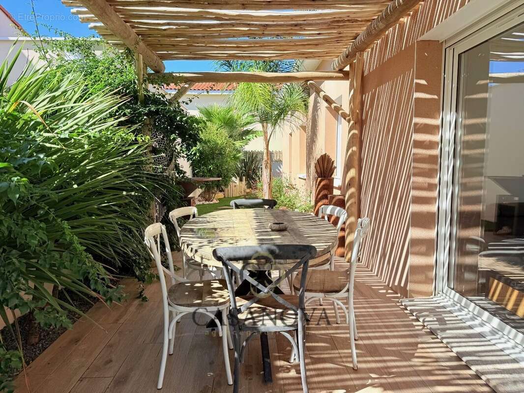 Maison à ROUJAN