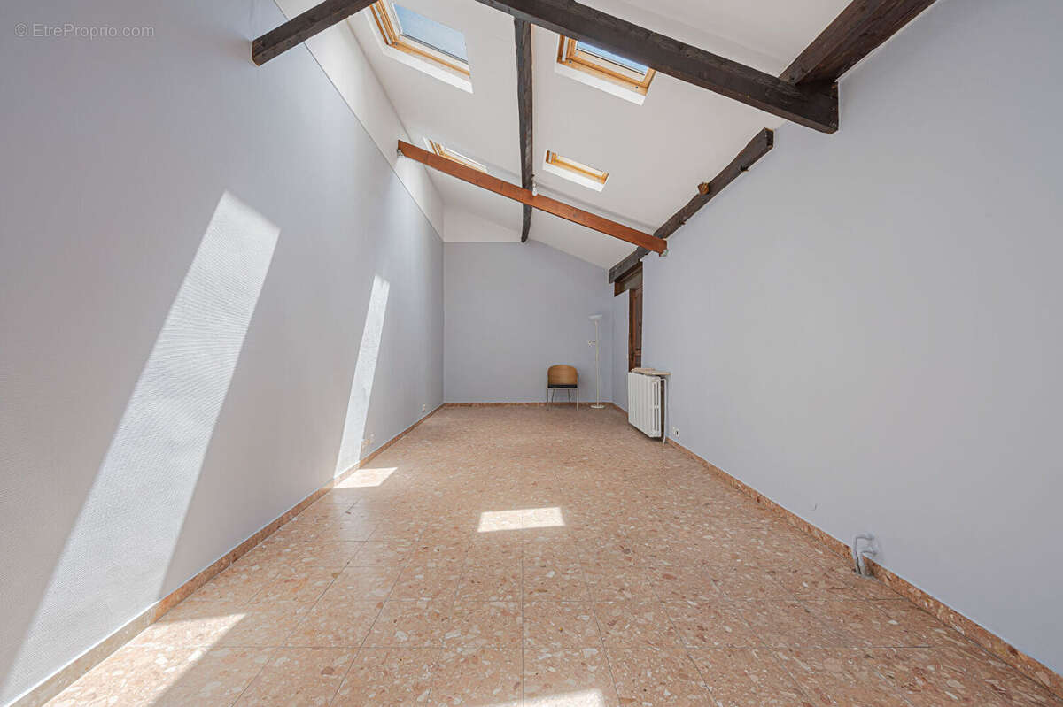 Maison de caractère en centre-ville - photo 18