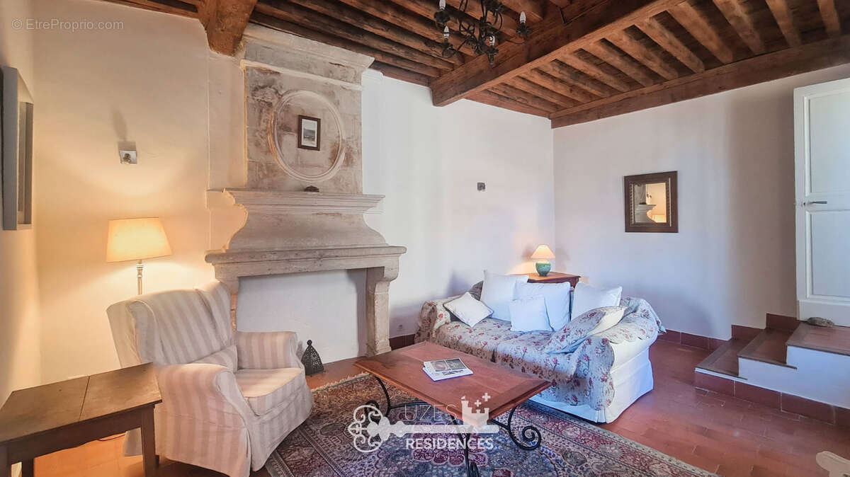 Appartement à UZES