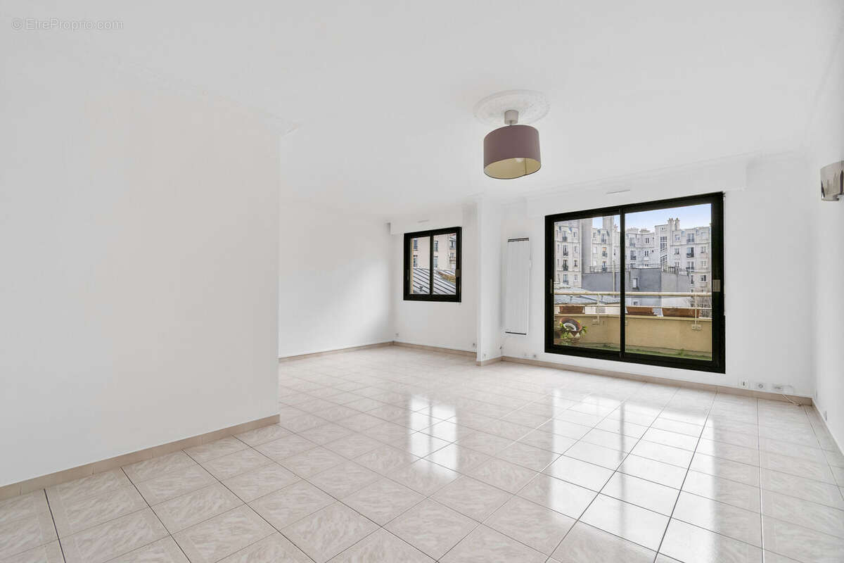 Appartement à PARIS-19E