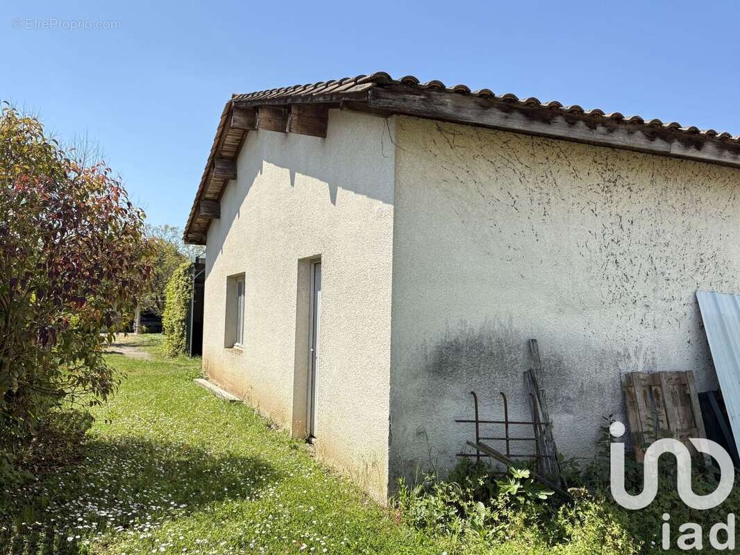 Photo 2 - Terrain à CARBON-BLANC