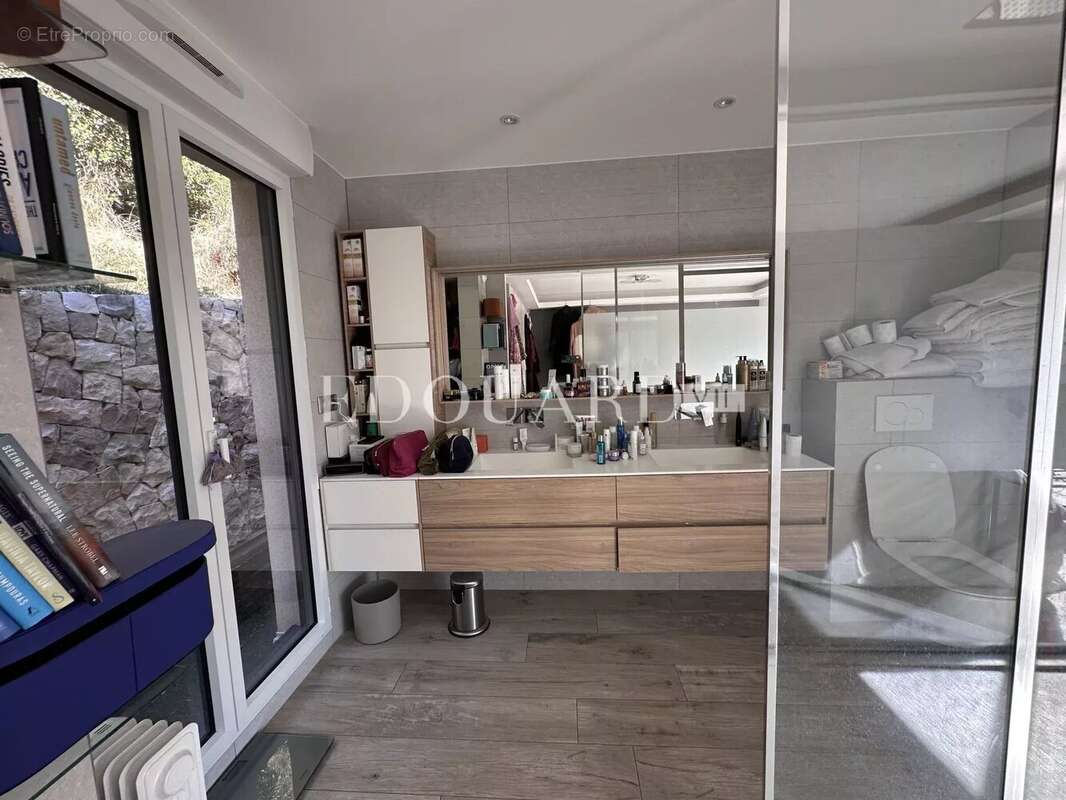 Appartement à ROQUEBRUNE-CAP-MARTIN