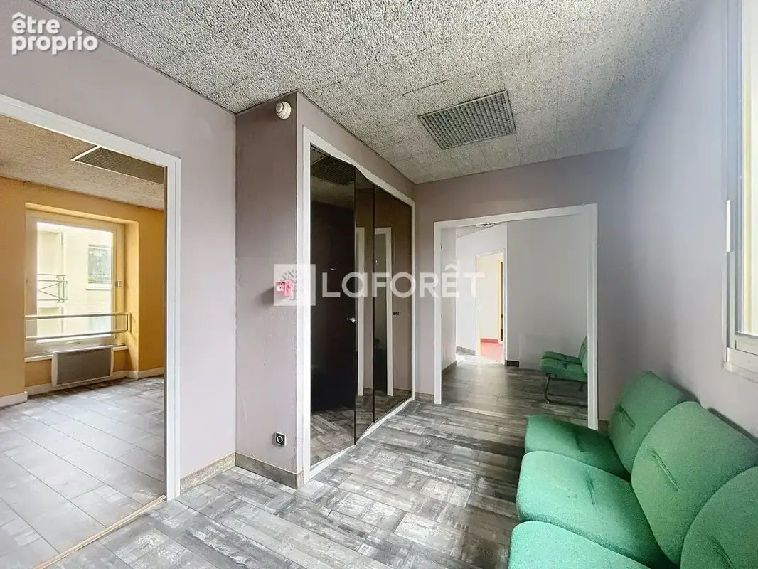 Bureaux Flers 450 m² - photo 9