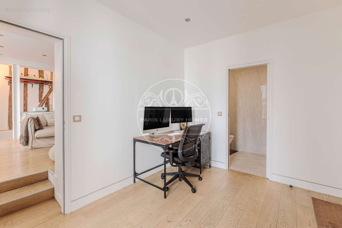 Appartement à PARIS-4E