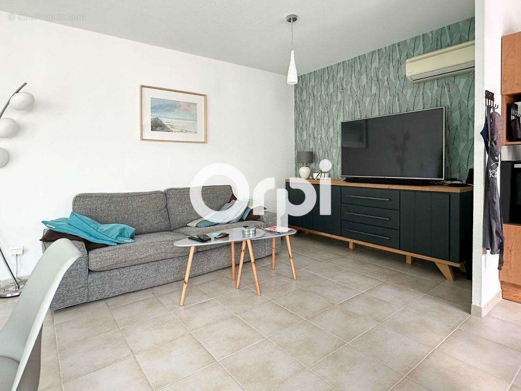 Maison à SAINT-LAURENT-DE-LA-PREE