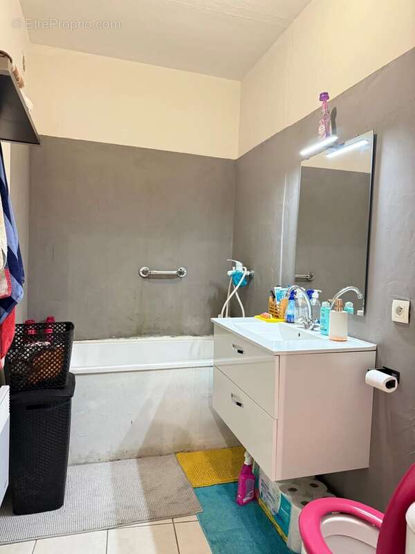 Appartement à SAINTE-ANASTASIE-SUR-ISSOLE