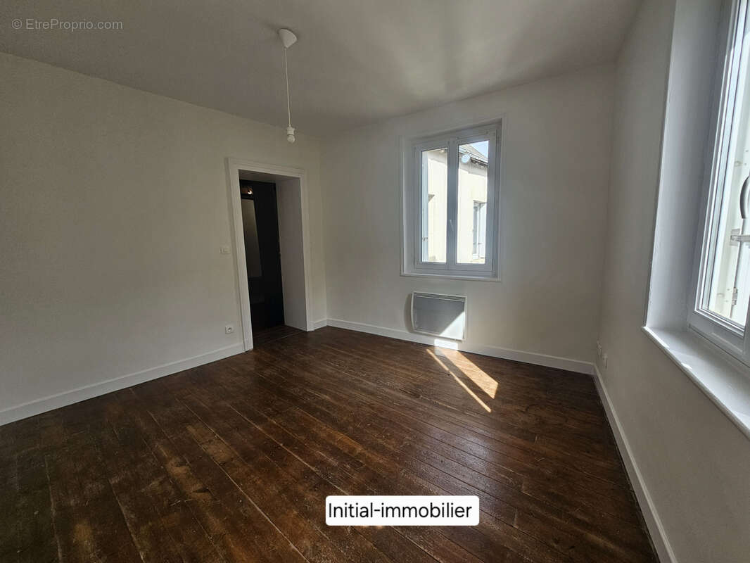 Maison à BEAUMONT-LA-RONCE