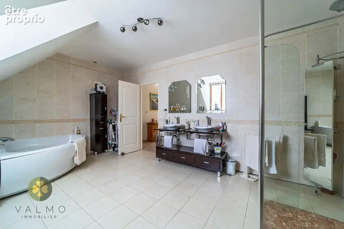 Maison 260 m2 avec piscine couverte - photo 21
