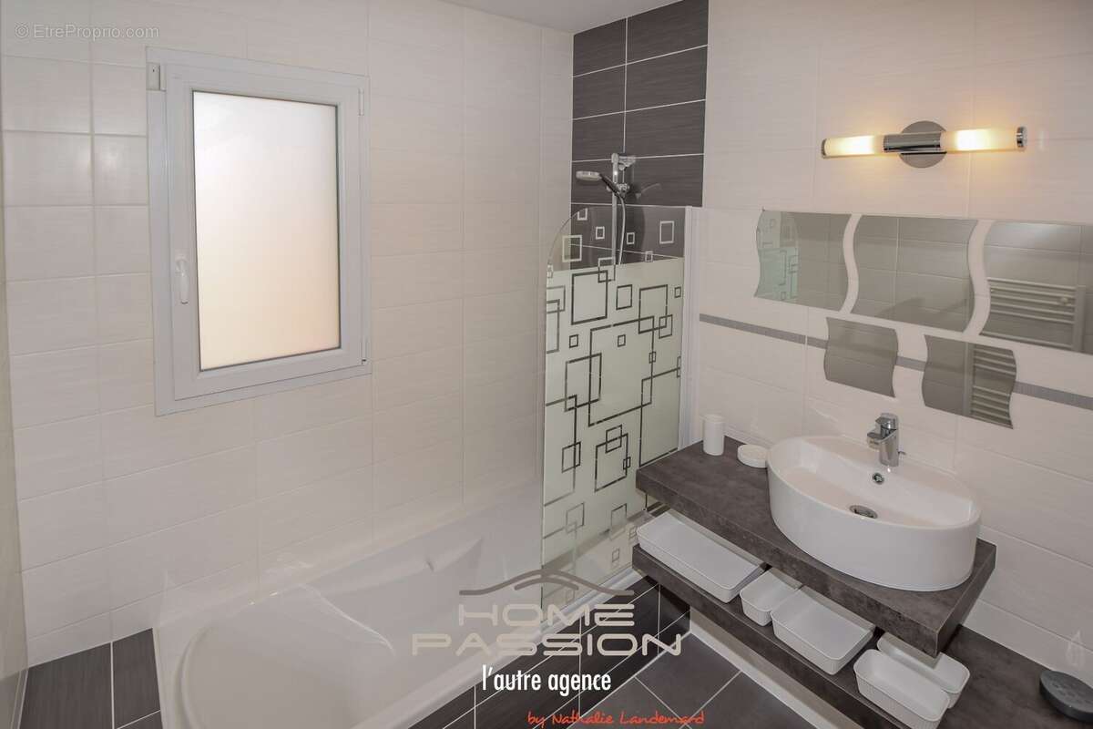 Maison à VAUX-SUR-MER