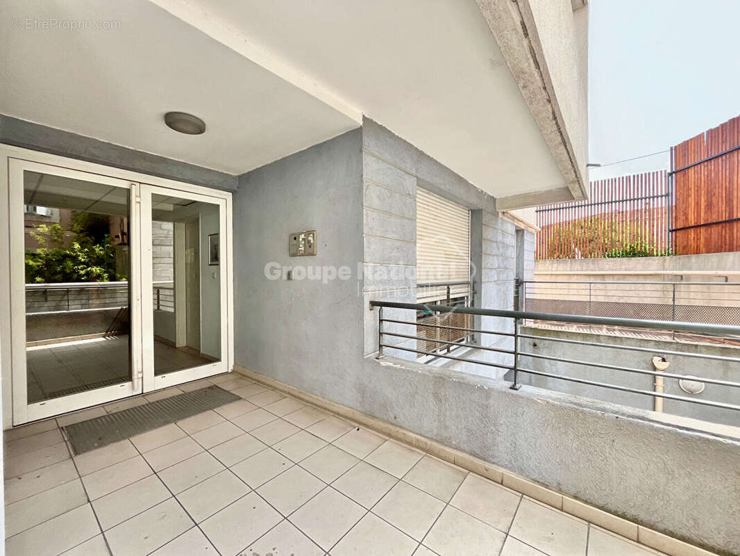 En Exclusivité : T2 avec balcon +garage  proche Centre Ville - photo 5