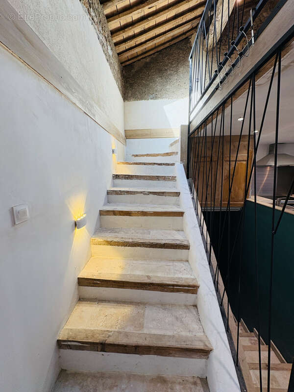 Appartement rénové, en plein centre, très lumineux. - photo 13