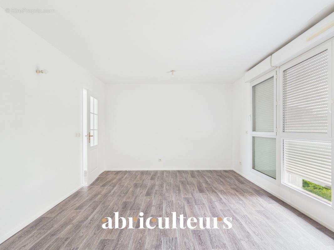 Appartement T3 de 73 m² exposé plein Sud avec vue sur le bassin et le pigeonnier – Résidence de standing à Survilliers - photo 8