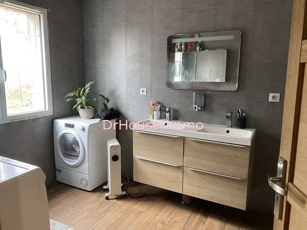 Commerce à SAUGNACQ-ET-MURET