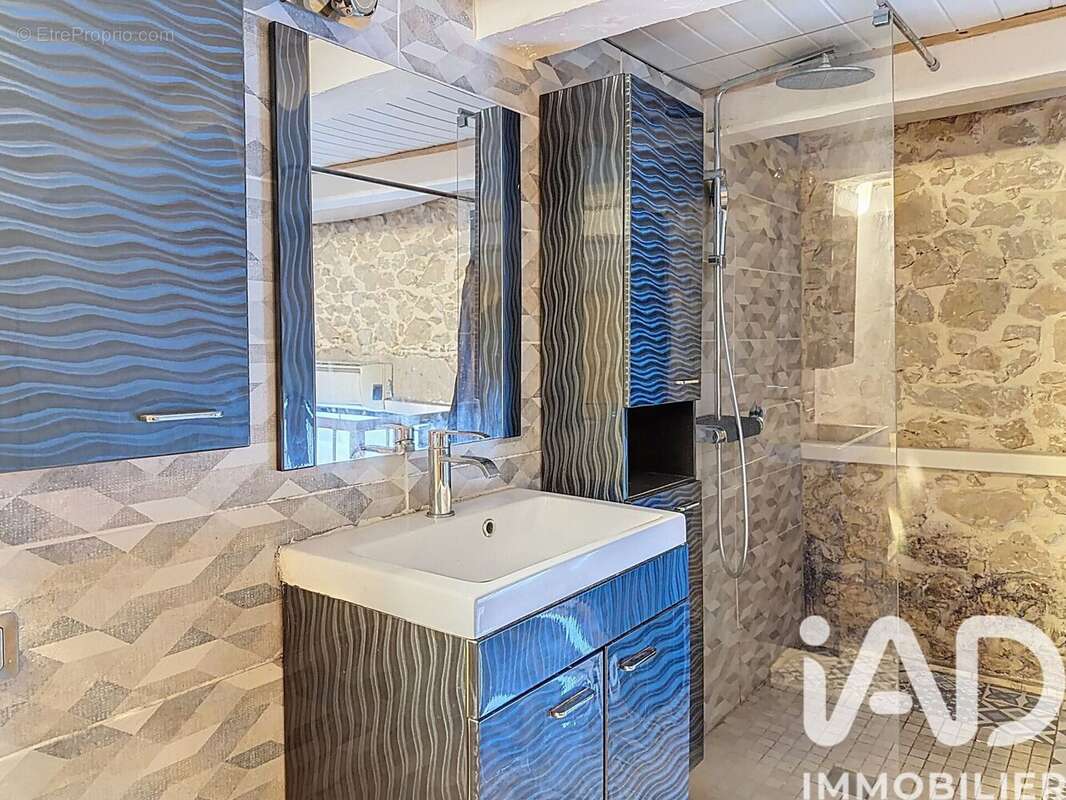 Photo 4 - Commerce à MARSEILLE-6E