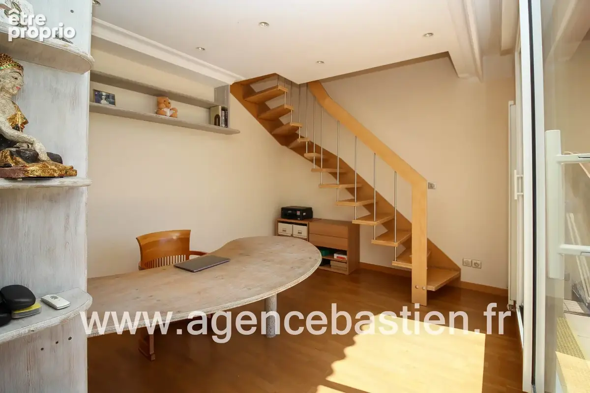 Divonne-les-bains   t4 duplex dernier étage   2 terrasses   2 garages   790 000 € - photo 9