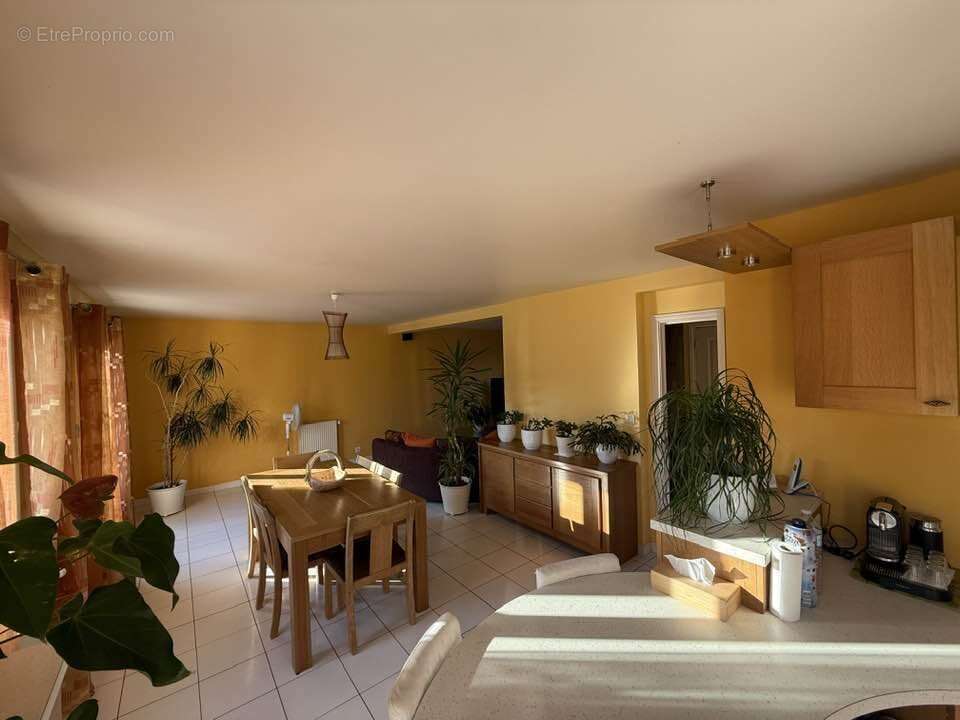 Maison à VIGNEUX-SUR-SEINE