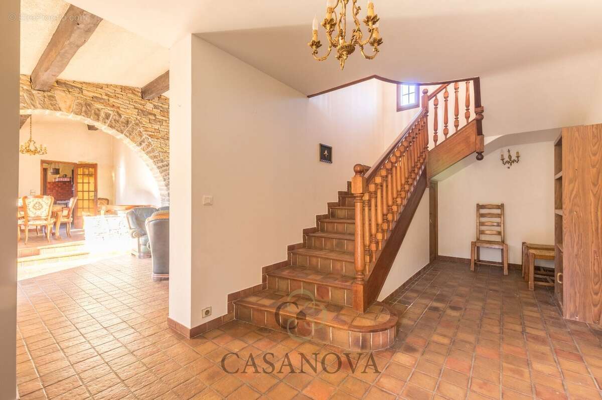Maison à MAUGUIO