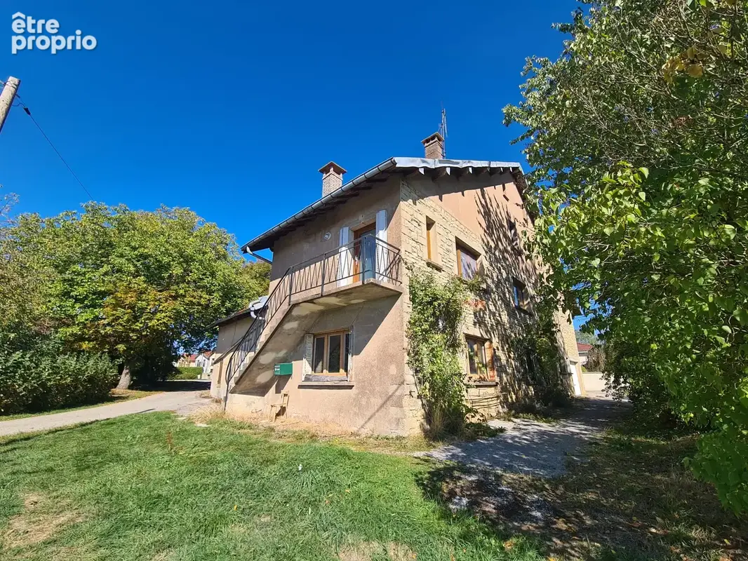 Maison 9 pièces 196 m² à vendre à Montrond-Le-Chateau (25660) - photo 1