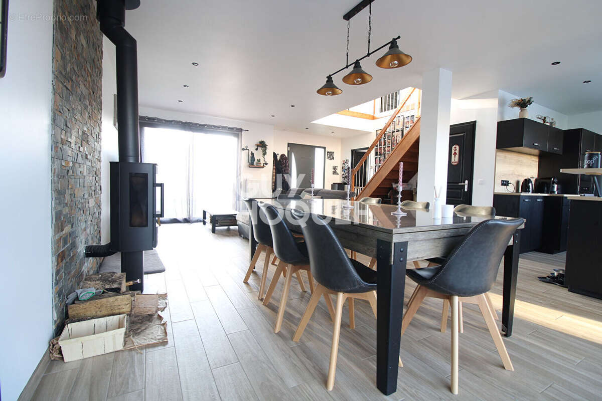 Maison à GRISY-SUISNES