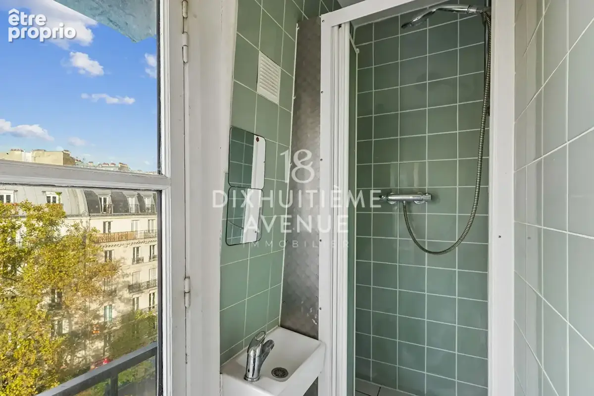 Boulevard Barbès, studette 12,5m² vue Sacré-Coeur - photo 8