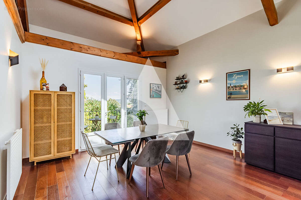 Maison à CHAZAY-D&#039;AZERGUES