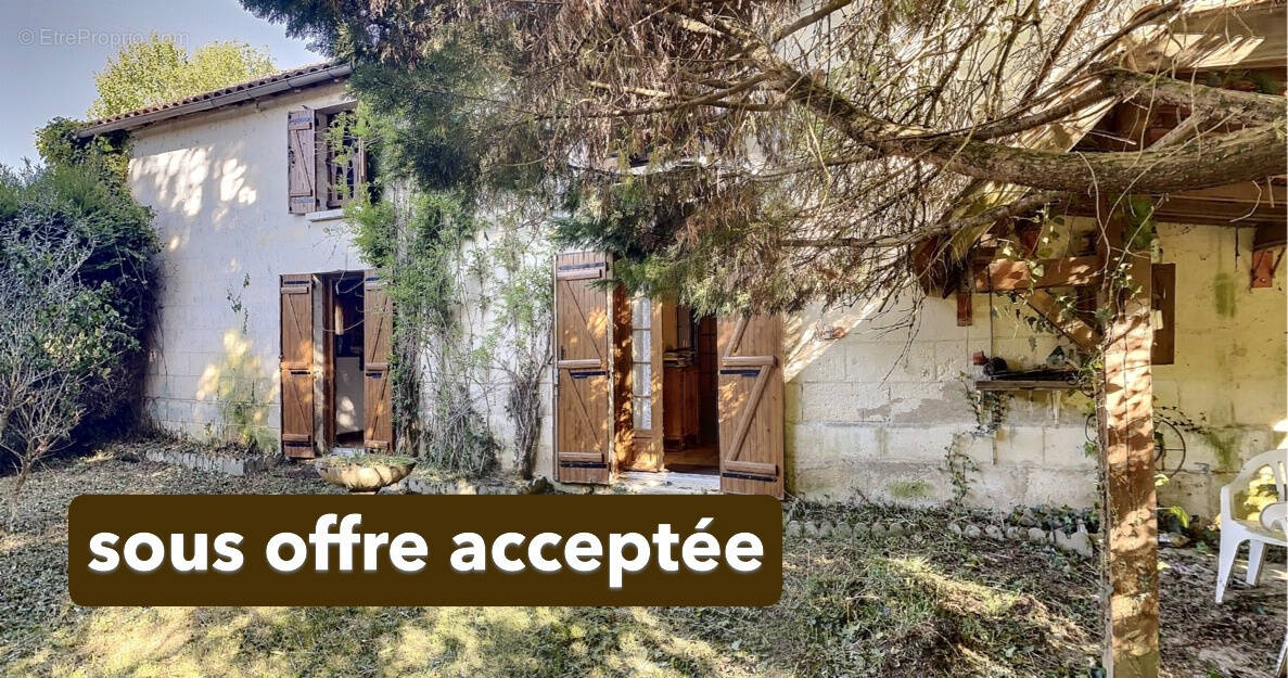 Maison à MANZAC-SUR-VERN