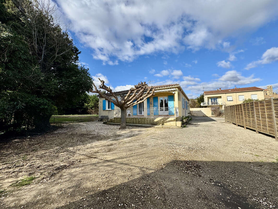 Maison à LAUDUN-L'ARDOISE