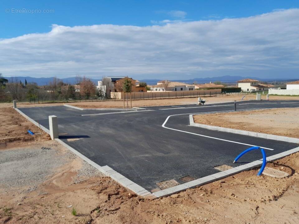 Terrain à POURRIERES