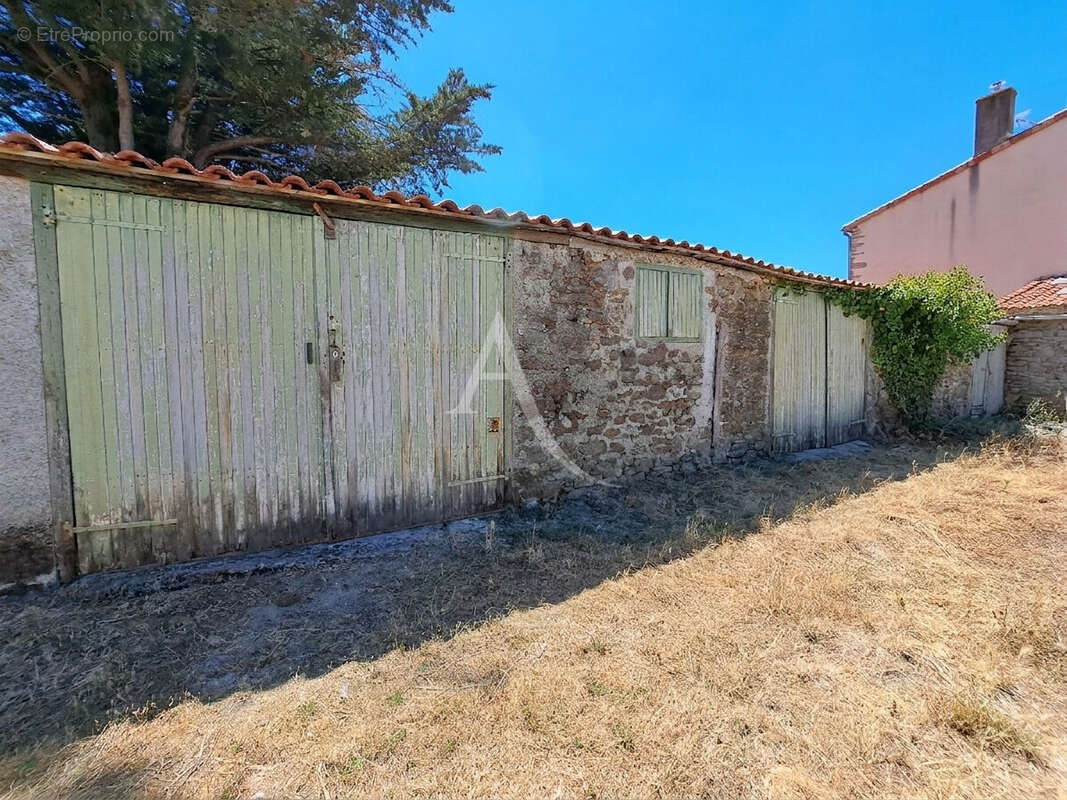 Maison à LES HERBIERS