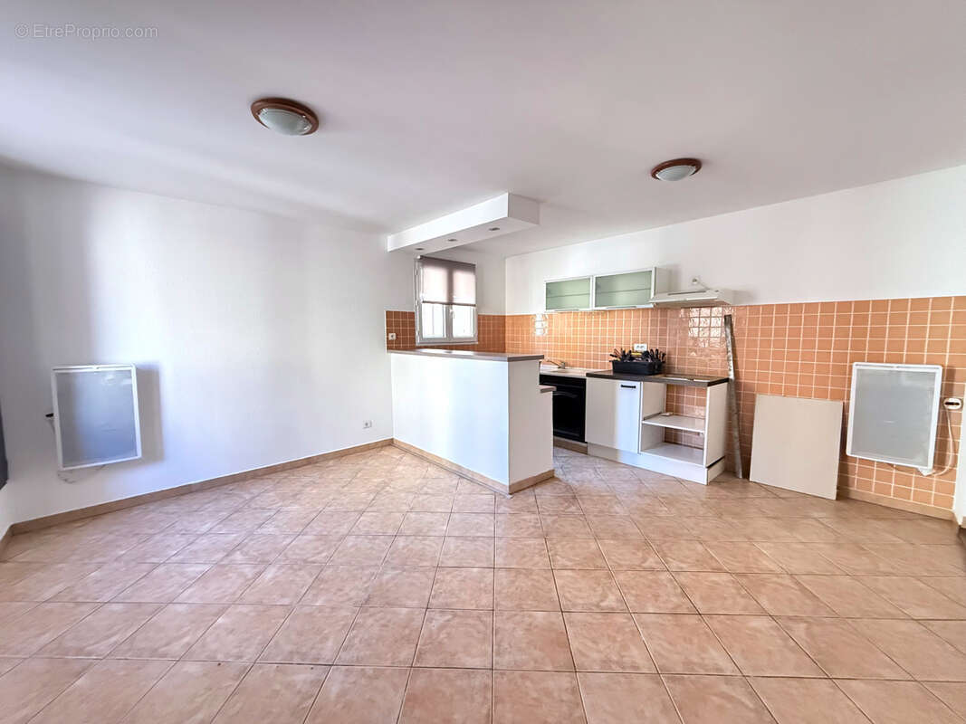 Appartement à LE ROVE