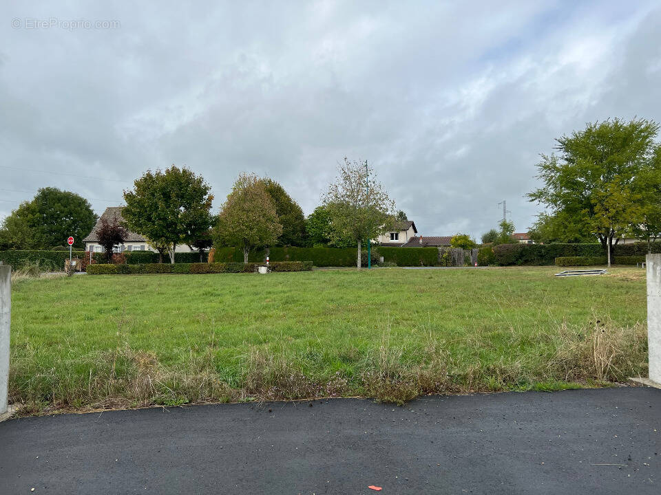 Terrain à NAUCELLES