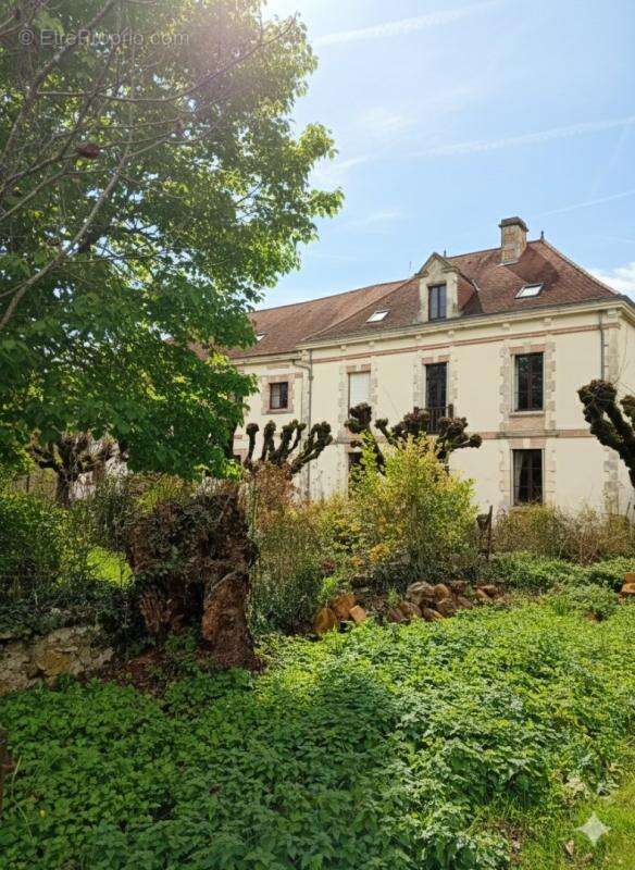 Maison à SAINT-MEDARD-D'EXCIDEUIL